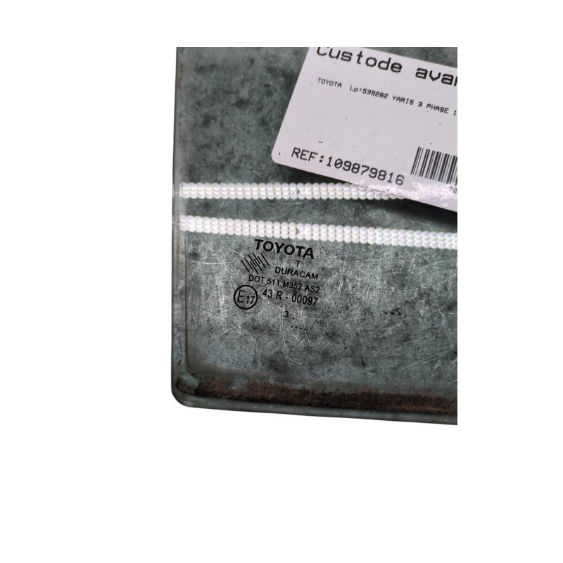 Custode avant droit (porte) TOYOTA YARIS 3 Photo n°1
