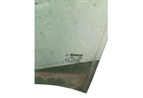 Vitre arriere gauche RENAULT CLIO 3 Photo n°2 Vitre arriere gauche RENAULT CLIO 3 Photo n°2