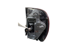 Feu arriere principal droit (feux) VOLKSWAGEN FOX Photo n°4