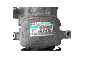 Compresseur clim AUDI A1 1 Photo n°4 Compresseur clim AUDI A1 1 Photo n°4