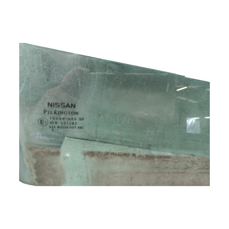Vitre avant droit NISSAN MICRA 3 Photo n°1