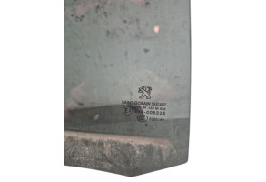 Vitre arriere droit PEUGEOT 308 2 Photo n°2