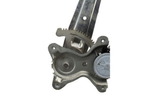 Leve vitre electrique arriere droit TOYOTA RAV4 3 Photo n°4 Leve vitre electrique arriere droit TOYOTA RAV4 3 Photo n°4