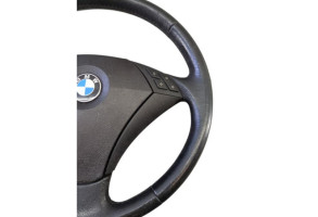 Volant BMW SERIE 5 E60 Photo n°2 Volant BMW SERIE 5 E60 Photo n°2