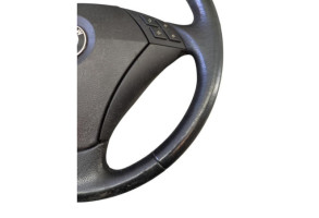 Volant BMW SERIE 5 E60 Photo n°4 Volant BMW SERIE 5 E60 Photo n°4