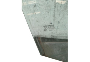 Vitre avant droit MERCEDES CLASSE C 204 Photo n°2