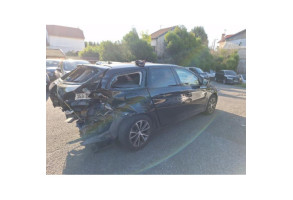 Pare boue avant gauche PEUGEOT 308 2 SW Photo n°8