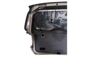 Malle/Hayon arriere RENAULT MODUS Photo n°7 Malle/Hayon arriere RENAULT MODUS Photo n°7