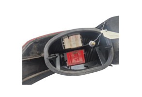 Feu arriere principal droit (feux) RENAULT LAGUNA 2 Photo n°5 Feu arriere principal droit (feux) RENAULT LAGUNA 2 Photo n°5