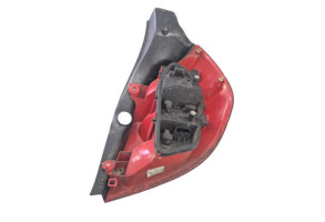 Feu arriere principal gauche (feux) RENAULT CLIO 3 Photo n°4 Feu arriere principal gauche (feux) RENAULT CLIO 3 Photo n°4