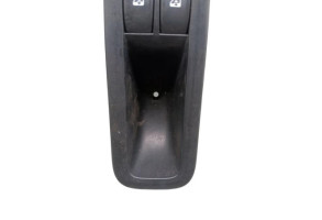 Interrupteur de leve vitre avant gauche RENAULT TWINGO 2 Photo n°1 Interrupteur de leve vitre avant gauche RENAULT TWINGO 2 Photo n°1