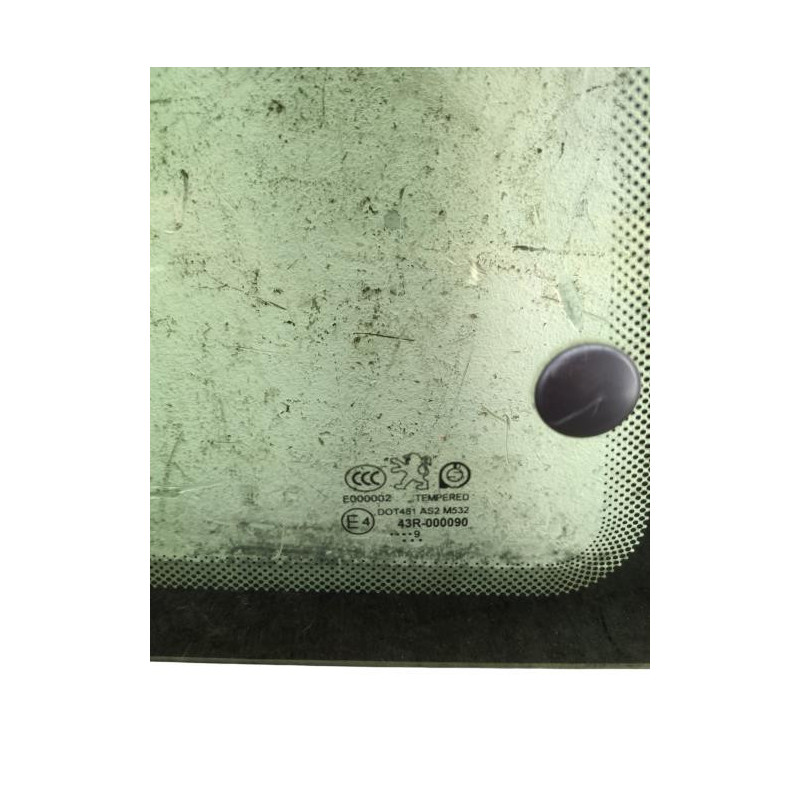 Vitre arriere droit PEUGEOT 206+ Photo n°1 Vitre arriere droit PEUGEOT 206+ Photo n°1