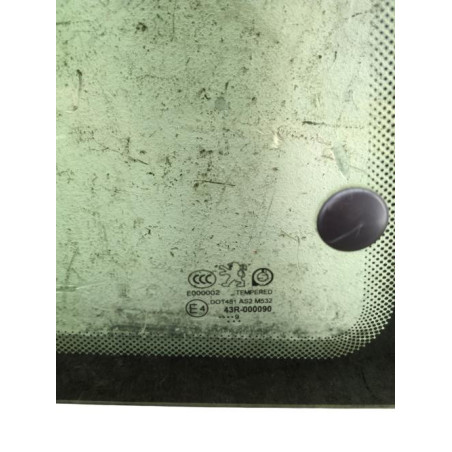 Vitre arriere droit PEUGEOT 206+