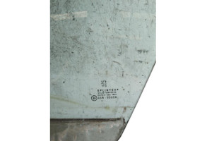 Vitre avant gauche PEUGEOT 307 Photo n°1