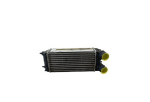 Echangeur air (Intercooler) FORD FIESTA 6 Photo n°1 Echangeur air (Intercooler) FORD FIESTA 6 Photo n°1