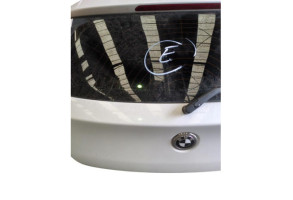 Malle/Hayon arriere BMW SERIE 1 F20 Photo n°2 Malle/Hayon arriere BMW SERIE 1 F20 Photo n°2