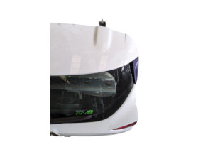 Malle/Hayon arriere RENAULT CLIO 4 Photo n°10