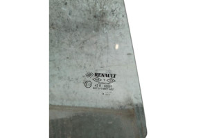 Vitre arriere droit RENAULT CLIO 4 Photo n°2
