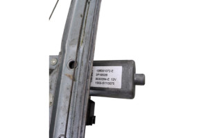 Leve vitre electrique avant gauche RENAULT CLIO 4 Photo n°1 Leve vitre electrique avant gauche RENAULT CLIO 4 Photo n°1