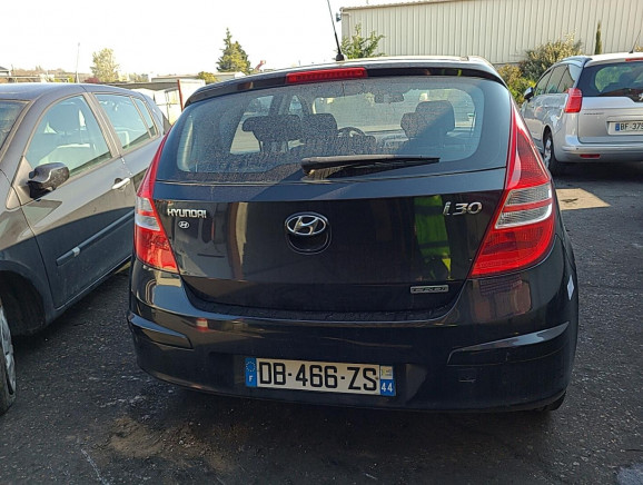 Mot. essuie glace avant HYUNDAI i30 Photo n°8 Mot. essuie glace avant HYUNDAI i30 Photo n°8