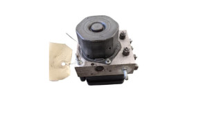 Bloc ABS (freins anti-blocage) RENAULT TWINGO 3 Photo n°4 Bloc ABS (freins anti-blocage) RENAULT TWINGO 3 Photo n°4